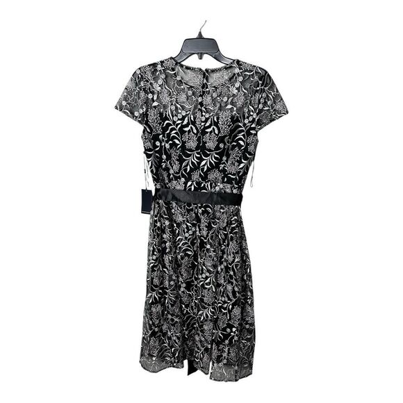 NWT Adrianna Papell Women's Embroidered Midi Fit and Flare size 6 black & white - Picture 11 of 15
